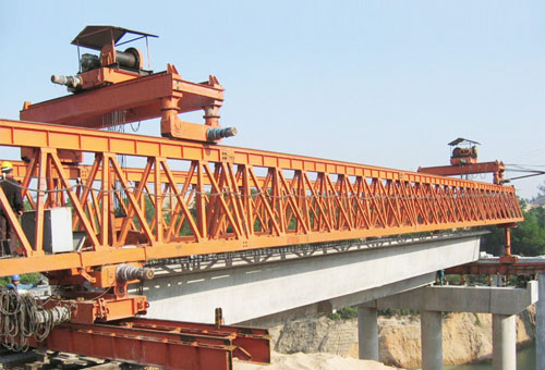 Highway truss type beam launcher 